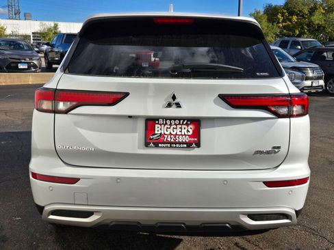 New 2025 Mitsubishi Outlander SE image 12