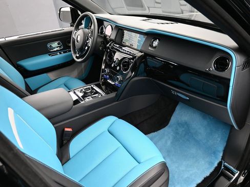 Used 2024 Rolls-Royce Cullinan Black Badge w/ Driver's Package image 35