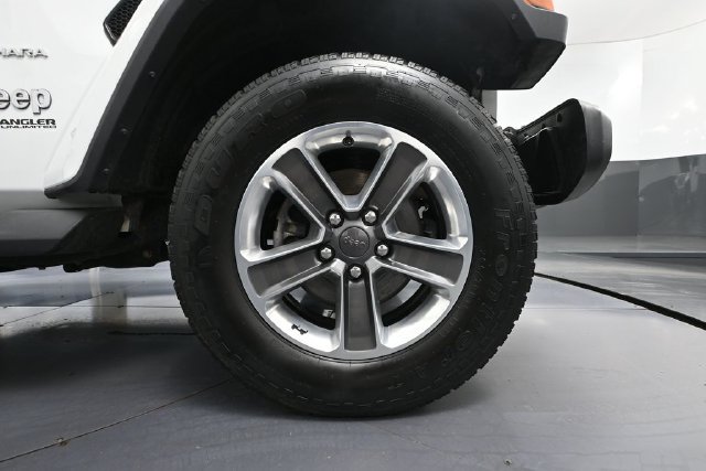 Used 2019 Jeep Wrangler Unlimited Sahara AWD/4WD image 13