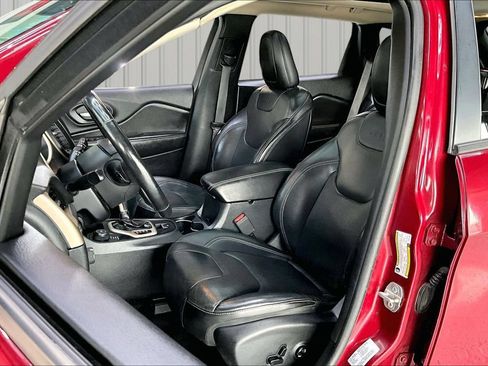 Used 2016 Jeep Cherokee Limited w/ Luxury Group AWD/4WD image 20