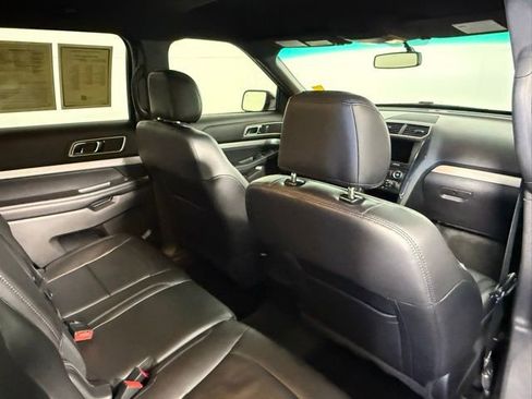 Used 2017 Ford Explorer XLT w/ Equipment Group 202A image 42