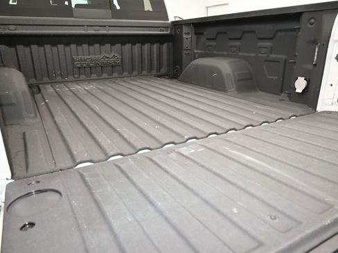 Used 2024 Chevrolet Silverado 1500 High Country AWD/4WD image 46