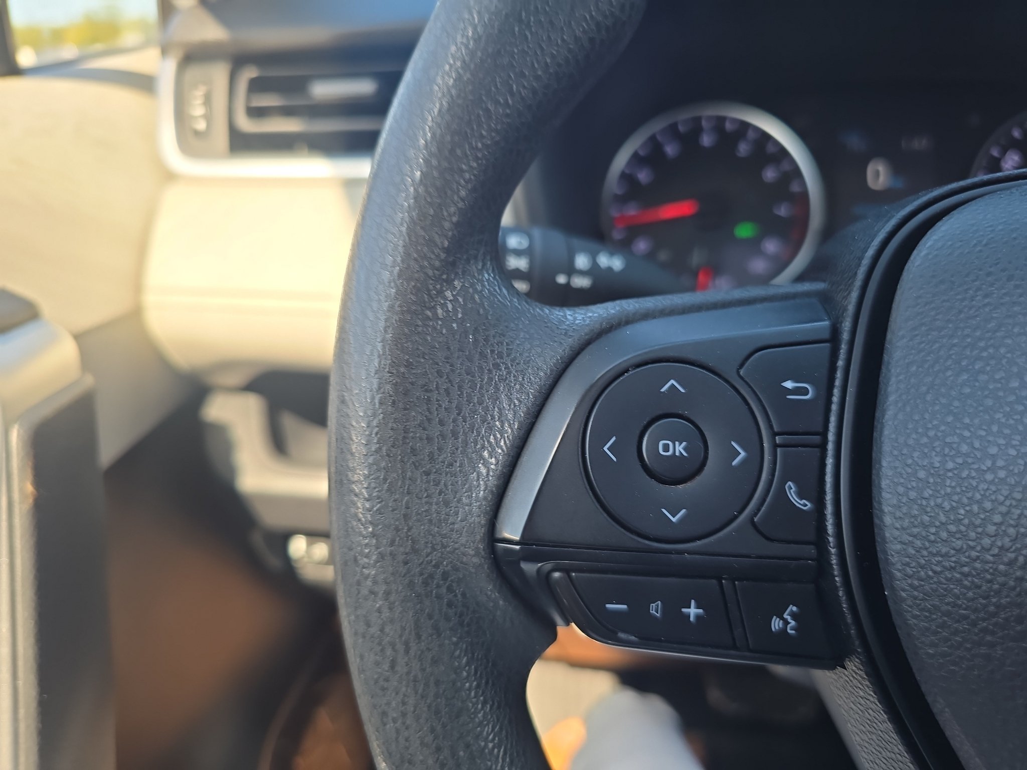 Used 2019 Toyota RAV4 XLE w/ Convenience Package AWD/4WD image 23