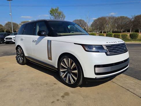 Used 2026 Land Rover Range Rover SV image 3