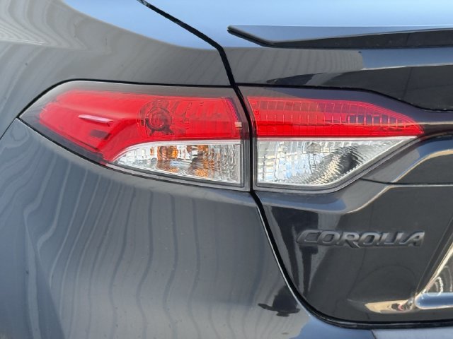 Certified 2022 Toyota Corolla SE FWD image 6