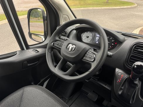 Used 2025 RAM ProMaster 2500 w/ Convenience Group image 29