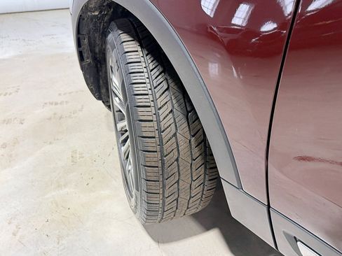 Used 2018 Ford Explorer Platinum image 3