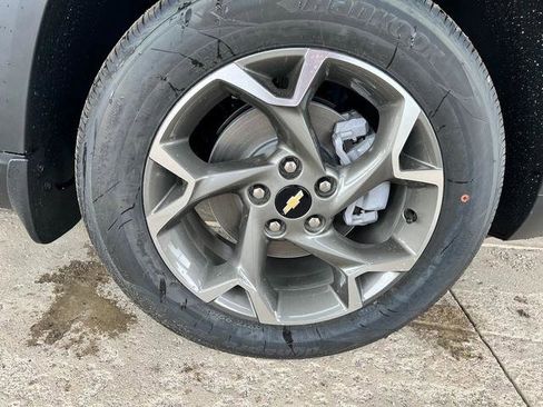 New 2025 Chevrolet Trax LT w/ Sunroof Package image 13