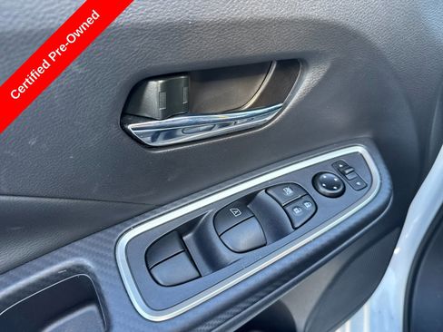 Certified 2025 Nissan Versa SR w/ Trunk Package image 12