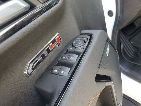 Used 2025 GMC Sierra 1500 AT4 w/ AT4 Premium Package AWD/4WD image 18