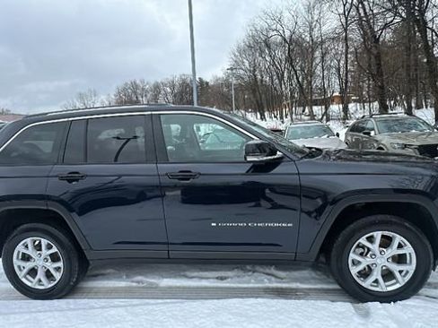 Used 2023 Jeep Grand Cherokee Limited image 5