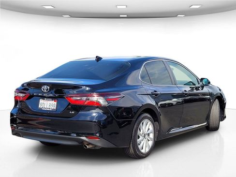 Used 2023 Toyota Camry LE w/ Convenience Package FWD image 6