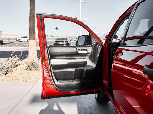 Used 2019 Toyota Tundra SR5 w/ TRD Off Road Package image 18