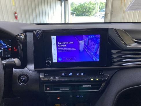 Used 2025 Toyota Camry LE FWD image 37