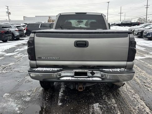 Used 2006 Chevrolet Silverado 2500 LT w/ Snow Plow Prep Package image 6