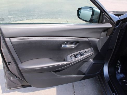 Used 2022 Nissan Sentra SV image 18