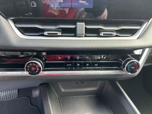 New 2026 Chevrolet Equinox LT w/ Safety and Technology Package image 24