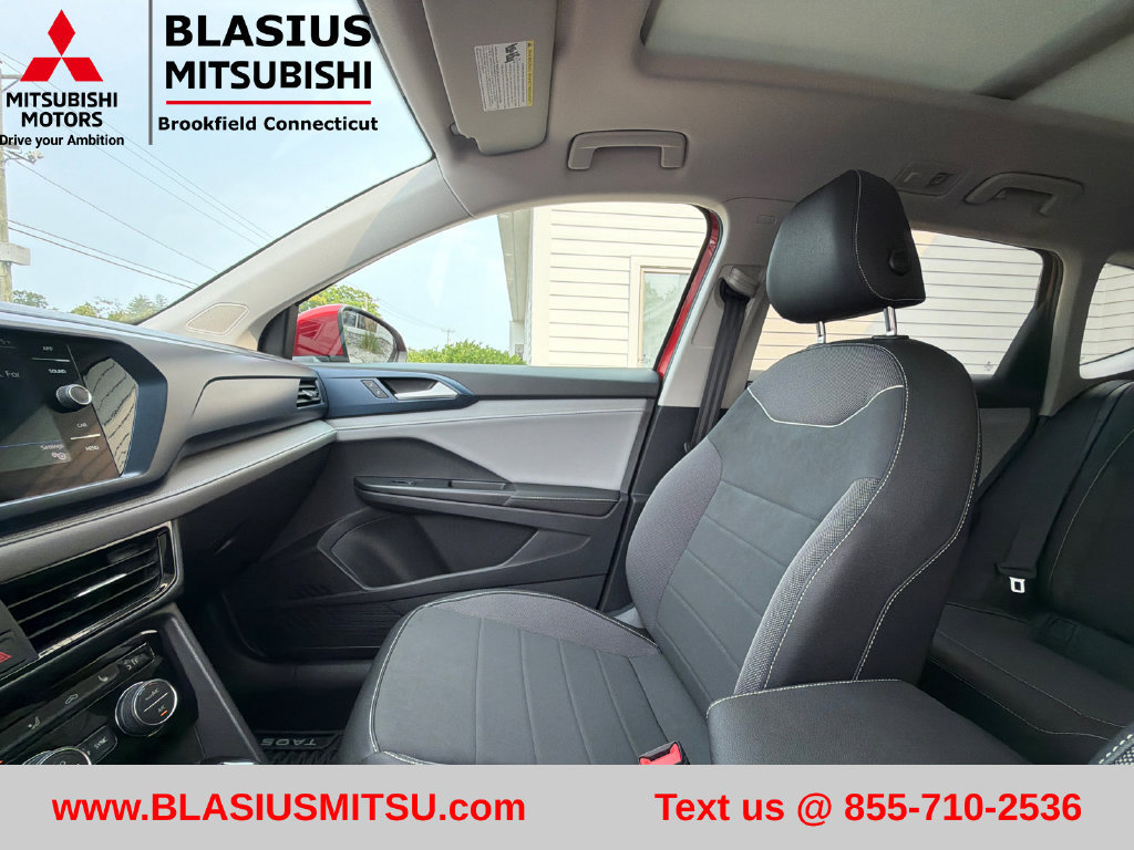 Used 2024 Volkswagen Taos SE w/ Panoramic Sunroof Package AWD/4WD image 31