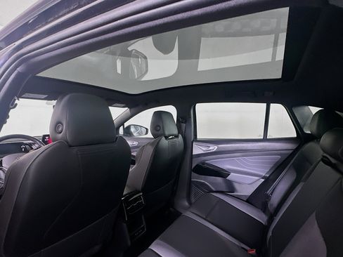 Used 2024 Volkswagen ID.4 S image 26