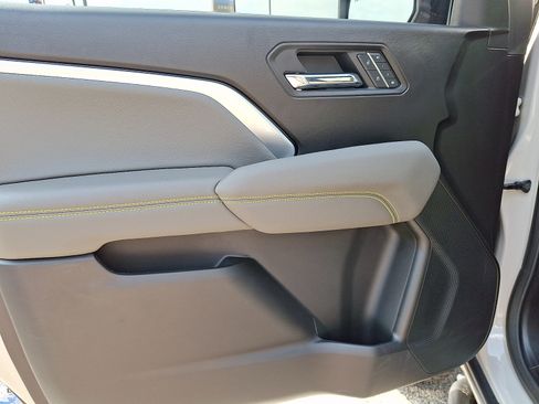 Certified 2026 Chevrolet Colorado ZR2 w/ Technology Package AWD/4WD image 14