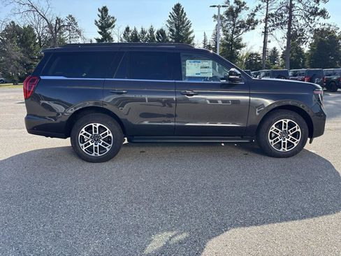 New 2025 Ford Expedition Active image 2