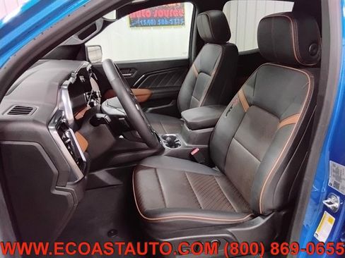 Used 2024 GMC Canyon AT4 w/ AT4 Premium Package image 10