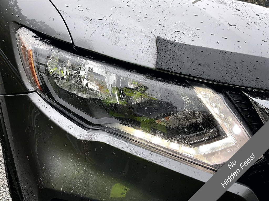 Used 2018 Nissan Rogue SV w/ Premium Package AWD/4WD image 21