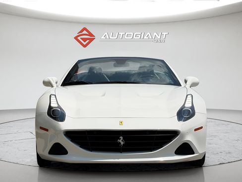 Used 2015 Ferrari California T RWD image 6