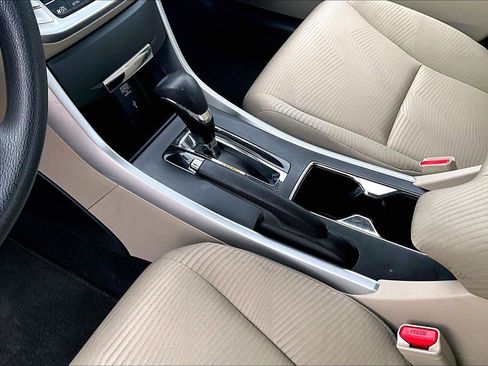 Used 2015 Honda Accord LX image 15