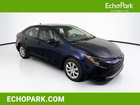 Used 2025 Toyota Corolla LE w/ Convenience Package FWD image 1