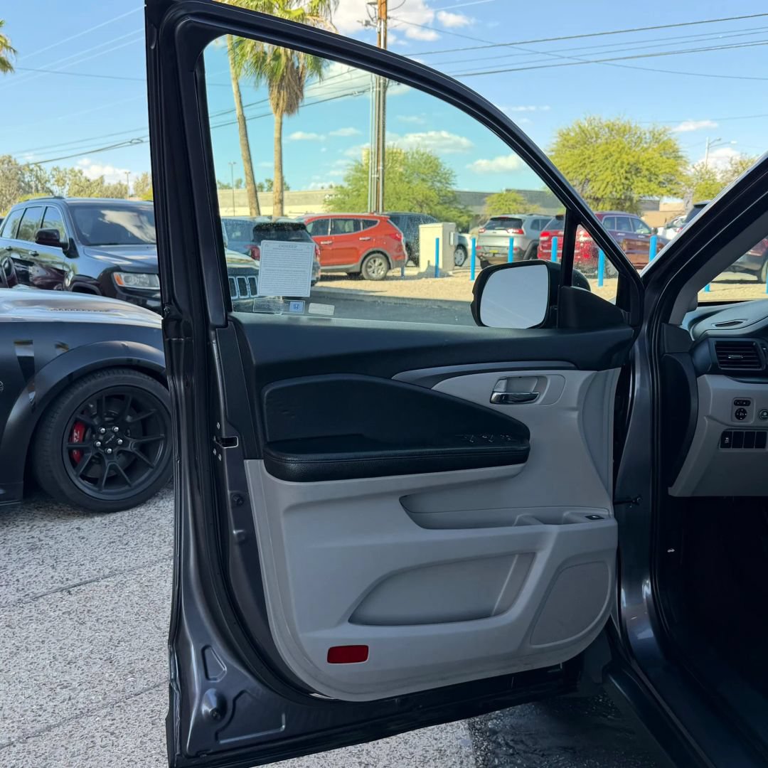Used 2017 Honda Pilot EX image 41
