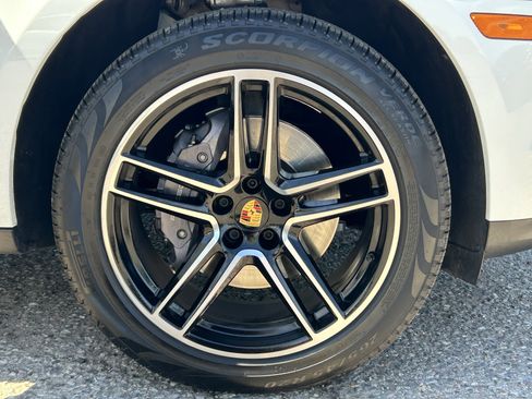 Used 2021 Porsche Macan image 8