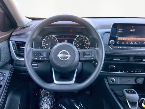 Used 2023 Nissan Rogue SV image 8