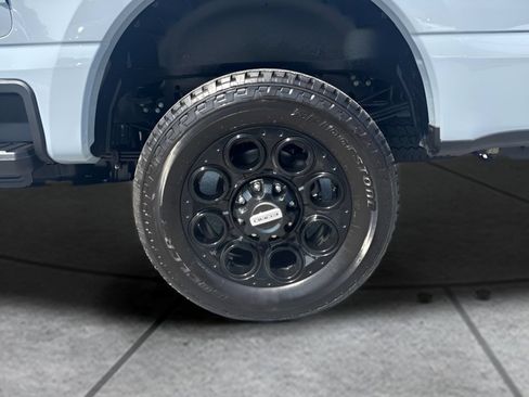 Used 2026 Ford F350 Lariat w/ Black Appearance Package AWD/4WD image 22