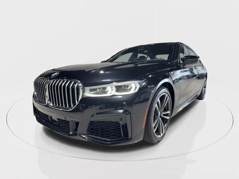 Used 2022 BMW 750i xDrive w/ M Sport Package image 6