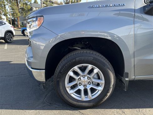 Used 2025 Chevrolet Silverado 1500 LT image 33