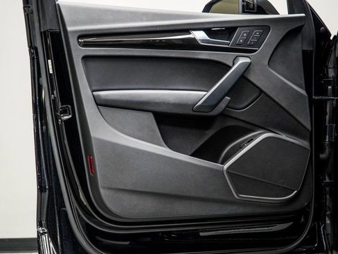 Used 2018 Audi Q5 2.0T Premium Plus w/ Premium Plus Package image 30