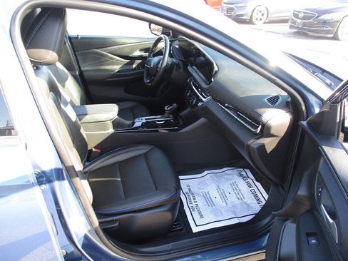 Used 2024 Buick Envista Sport Touring image 13