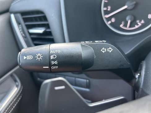 Used 2024 Nissan Rogue SV FWD image 27