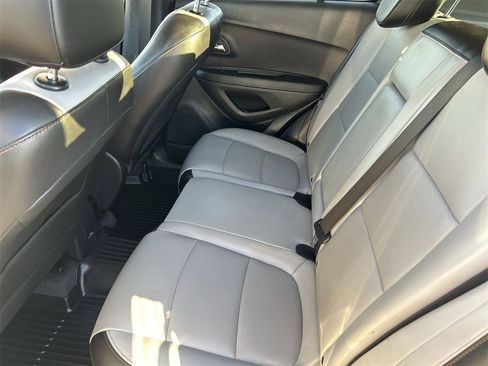 Used 2020 Chevrolet Trax Premier image 14