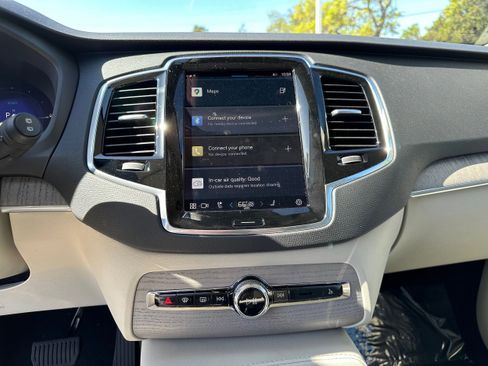 Certified 2024 Volvo XC90 T8 Plus w/ Protection Package Premier image 11