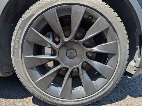 Used 2023 Tesla Model Y Long Range AWD/4WD image 9
