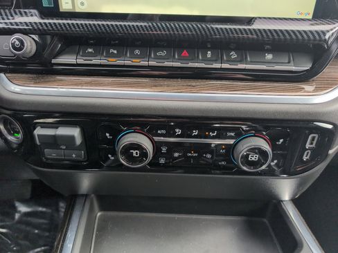 Used 2022 Chevrolet Silverado 1500 LT Trail Boss w/ LT Trail Boss Premium Package image 31