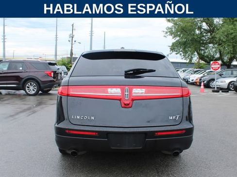Used 2019 Lincoln MKT AWD image 4