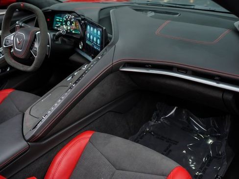 Used 2023 Chevrolet Corvette Stingray Premium Conv w/ Z51 Performance Package image 21