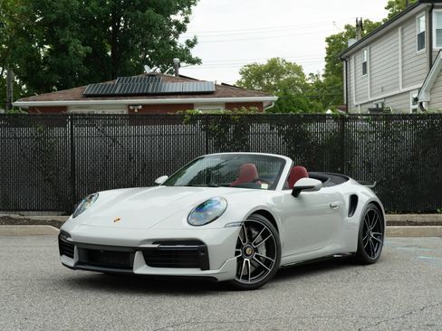 Used 2024 Porsche 911 Cabriolet AWD/4WD image 3