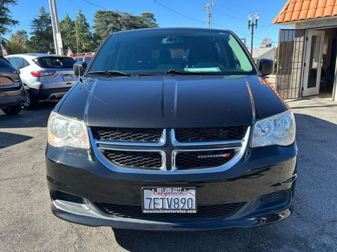 Used 2014 Dodge Grand Caravan American Value Package w/ UConnect Hands-Free Group image 2