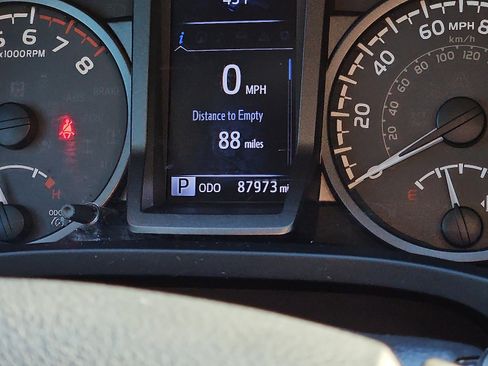 Used 2019 Toyota Tacoma TRD Sport image 19