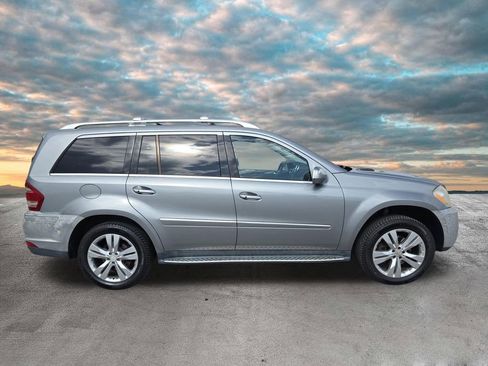 Used 2010 Mercedes-Benz GL 450 4MATIC image 9