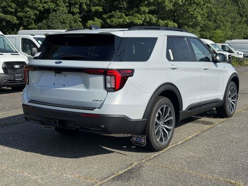 New 2026 Ford Explorer ST-Line AWD/4WD image 6